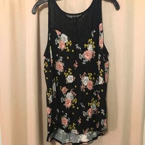 🤩 3/$10 Torrid sz 00 floral tank with lace